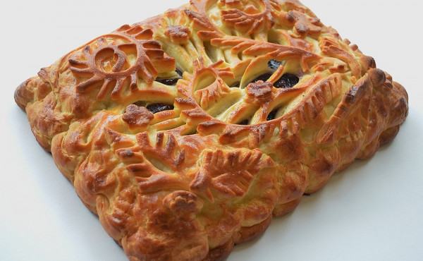 Пирог с творогом и смородиной (целый)