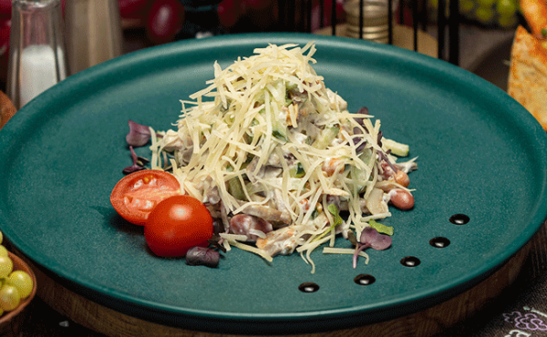 Салат «Мясной по-батумски»