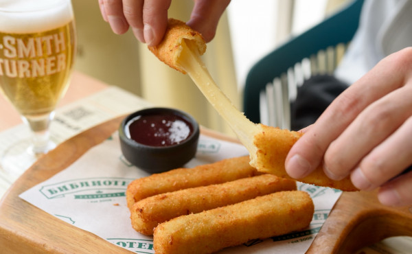 Сырные палочки в картофельной панировке