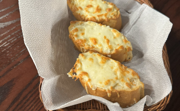 Пряный багет с сыром