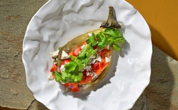 Баклажан (схторац) с томатной начинкой и сыром