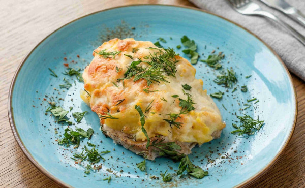 Свинина по-уральски под картофельной шапочкой