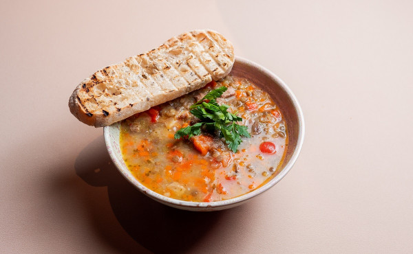 Суп мясной с чечевицей