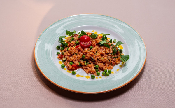 Чечевица с зеленым горошком