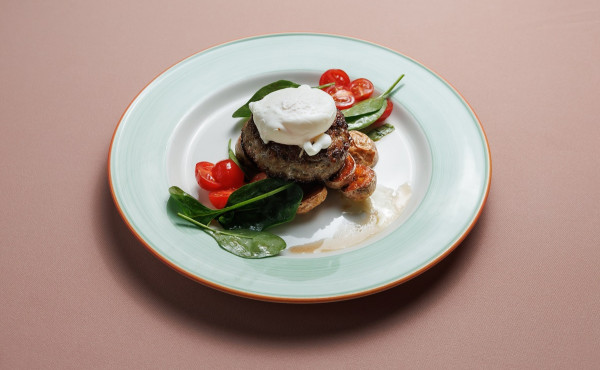 Бифштекс из телятины с картофелем 