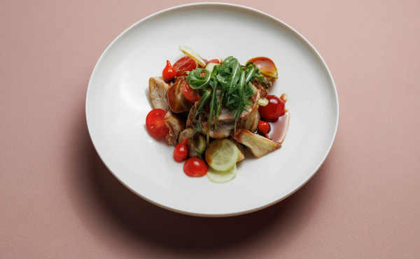 Салат с угрем и хрустящими баклажанами 